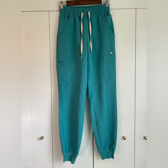 Figs Uman Relaxed Jogger Scrub Pants Cactus Size XXS/T - Picture 2 of 8